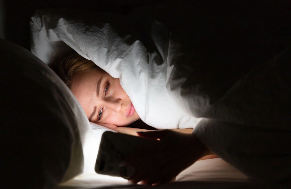 قرار گرفتن در معرض نور در شبهنگام خطر ابتلا به افسردگی را تا ۳۰ درصد افزایش میدهد