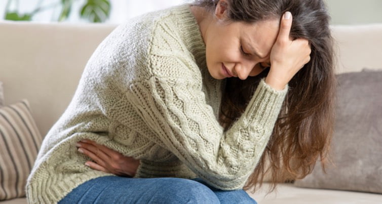 آدنومیوز چیست؟ یک بیماری کمتر شناخته شده که از هر ۵ زن ۱ نفر را درگیر میکند