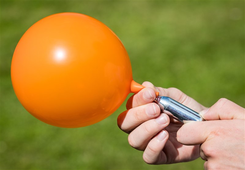 آسیب مغزی و فلج جوان انگلیسی در پی مصرف “گاز خنده”